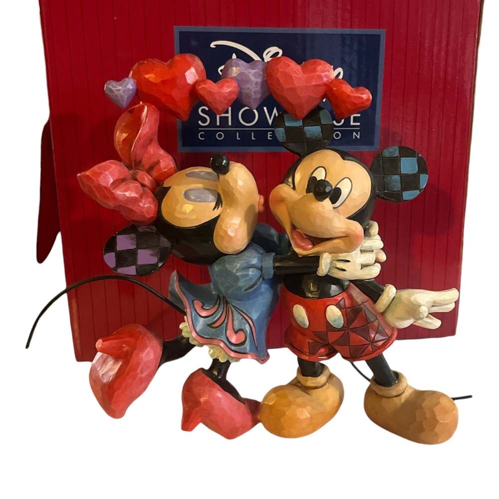 Jim Shore Disney Tradition Mickey and Minnie Love Is In The Air Figurine 4046038